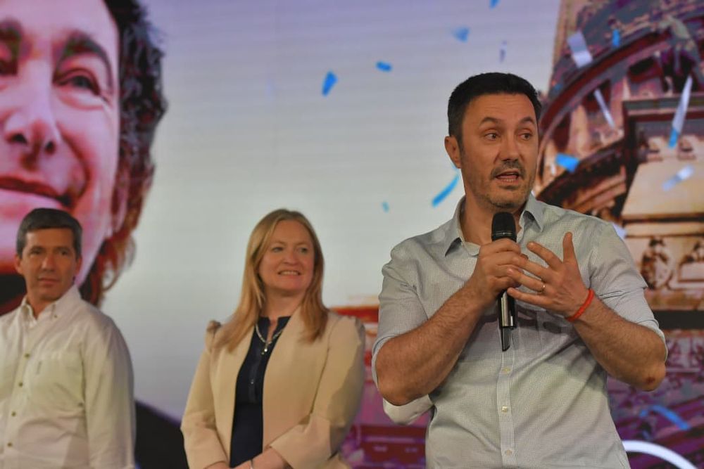 Luis Petri lideró la lista de candidatos de Milei en Mendoza.