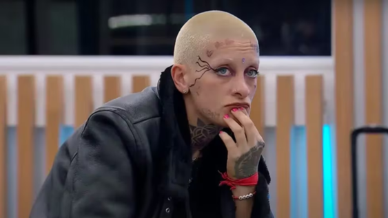 Lourdes de Gran Hermano es la apuntada por Furia para ganar el juego.
