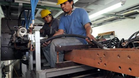El Gobierno nacional decretó que las empresas no tienen que pagar de modo obligatorio contribuciones a las cámaras.&nbsp;