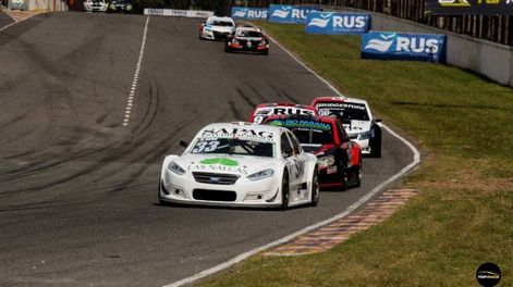 Los Andes | José Manuel Sapag se llevó la victoria en el Sprint del Top Race en Concepción del Uruguay. Lo escoltaron Ian Reutemann y Baltazar Leguizamón.