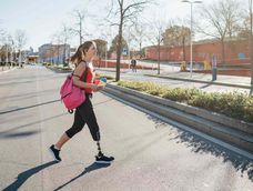 caminar todos los dias ayuda en el control de la glucosa, pero el beneficio aparece si el ritmo se mantiene 30 minutos