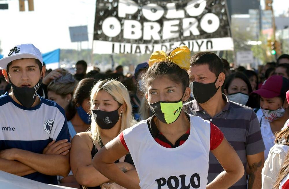 En forma permanente, la ciudad de Buenos Aires se ve impedida de vivir con tranquilidad debido a los permanentes cortes de calles de distintas agrupaciones que reclaman algo.  / Foto: Orlando Pelichotti/ Los Andes