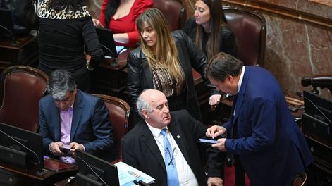Los Andes | Oscar Parrilli cuestionó la ausencia de la oposición en el debate (Foto: Comunicación Senado)
