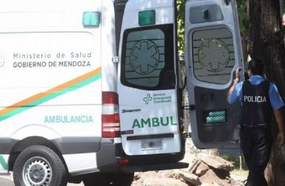San Martín: motociclista chocó un montículo de tierra, cayó del rodado y murió