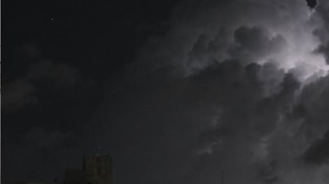 Continúa la alerta por tormenta con granizo en varias zonas de Mendoza  - Marcelo Rolland / Los Andes