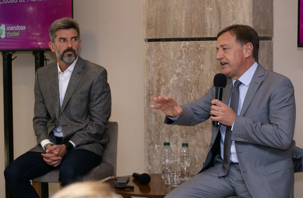 Ulpiano Suarez recibió al Gobernador en el Encuentro de Intendentes