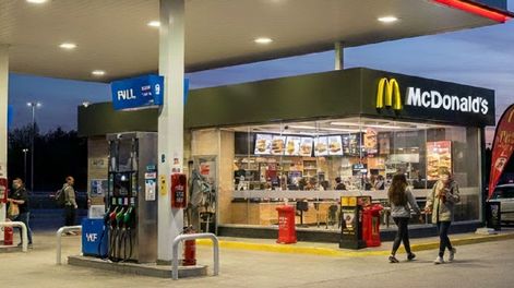 Cambian las YPF: venderán hamburguesas de McDonalds, sumarán farmacias y tendrán distintos tamaños