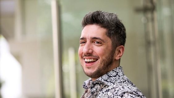 El actor se mostró efusivo en su cuenta de Instagram luego de que su mamá Ana María recibiera la primera dosis de la vacuna contra el coronavirus. Foto: Gentileza