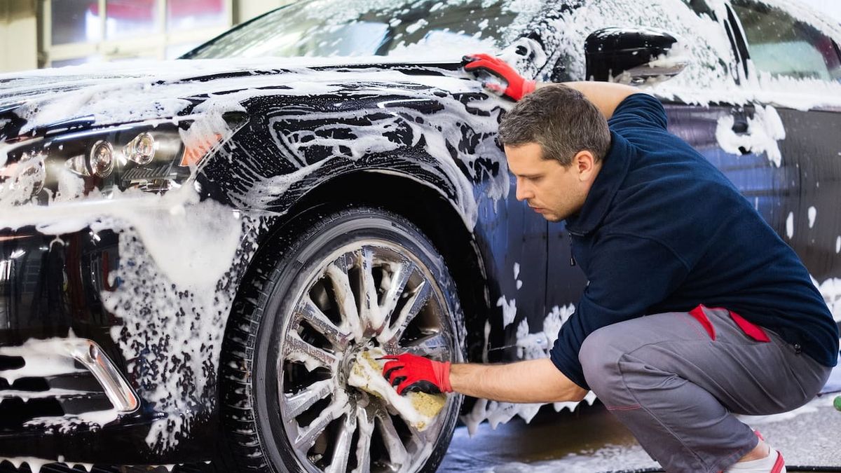 Ni 1 ni 3 veces por mes: cada cuánto se recomienda lavar el auto para mantener la pintura