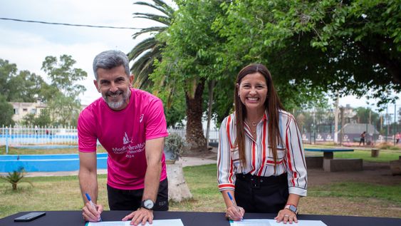 la ciudad y el club cano firmaron un convenio para llevar adelante la escuela de verano