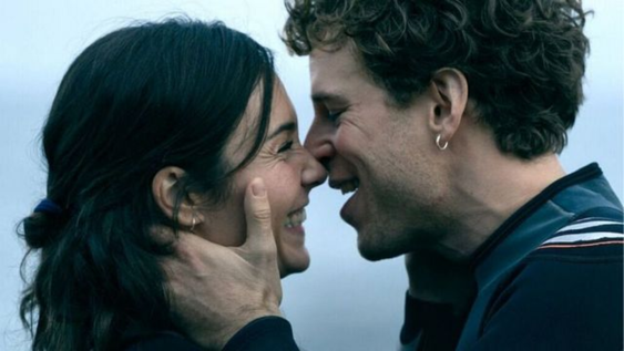 Esta miniserie de Netflix cuenta con solo 10 capitulos y es ideal para ver de una sentada.