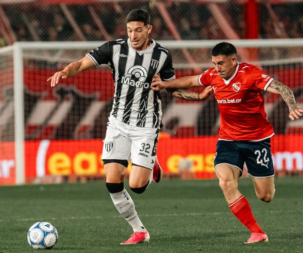 En un partidazo, el Lobo Mendocino ganó con dos golazos de Lencioni y otro tanto de Fernández. El Rojo, sin reacción, pudo perder por más goles.
