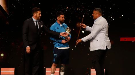 La Conmebol agasajó a la Selección Argentina por el Mundial de Qatar / EFE.