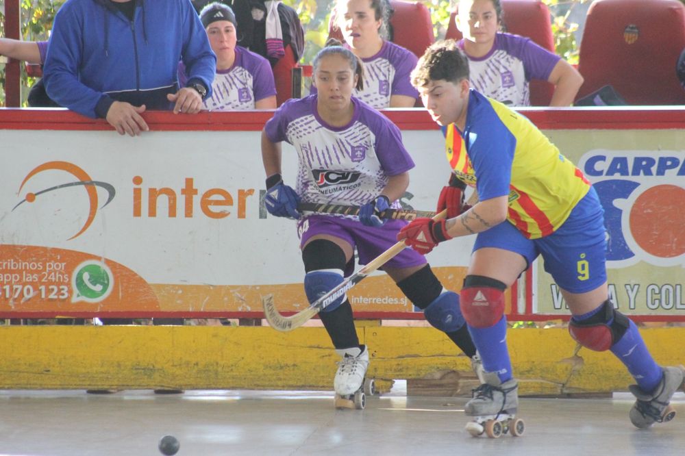Hockey Patín. Las chicas de Impsa fueron hasta San Juan y vencieron a Centro Valenciano