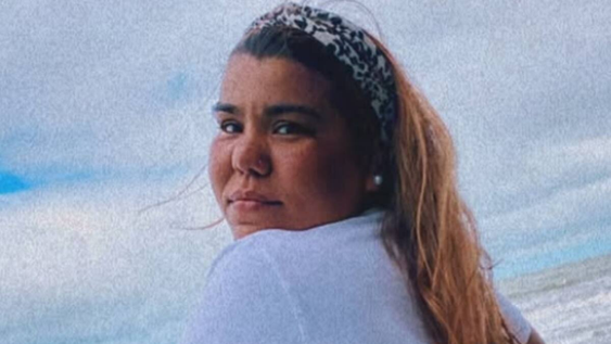 Camilota comenzó a vender remeras con su cara y frases.