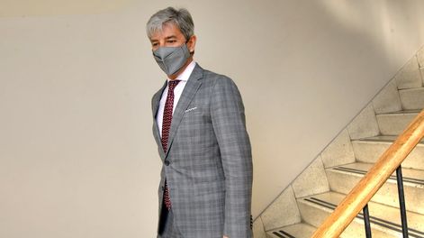 Los Andes | Mendoza 05 de agosto de 2021 Policiales  PolíticaEl juez federal mendocino Walter Bento (58) fue procesado como presunto líder de una asociación ilícita dedicada al cobro de coimas a cambio de beneficios judicialesHoy trabajó normalmente analizando impu