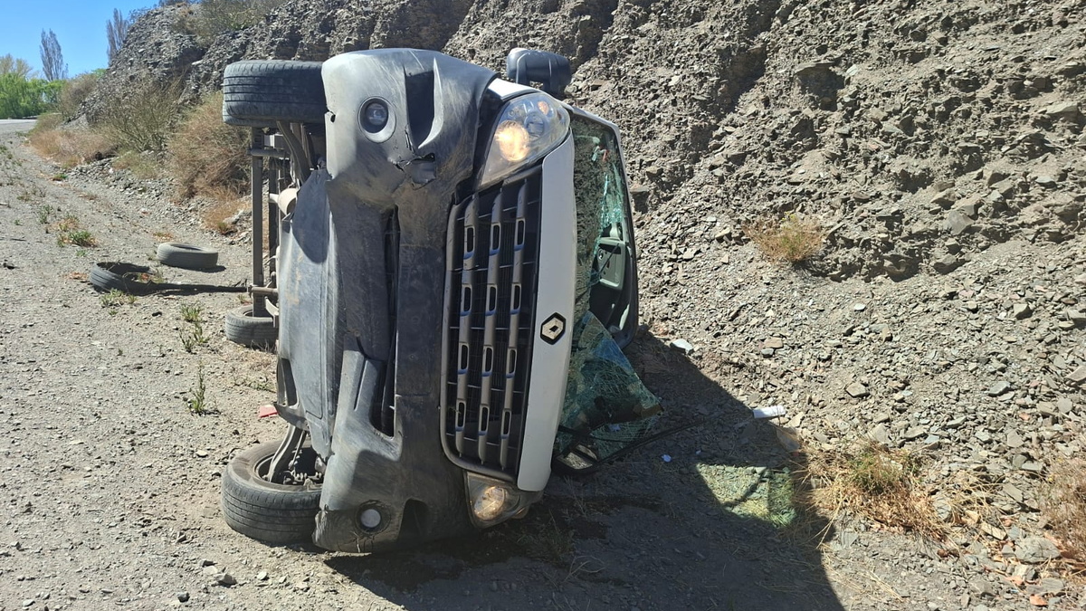 Volcó una trafic sobre Ruta 7, en Uspallata: dos mujeres heridas