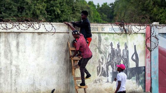 Muro entre República Dominicana y Haití