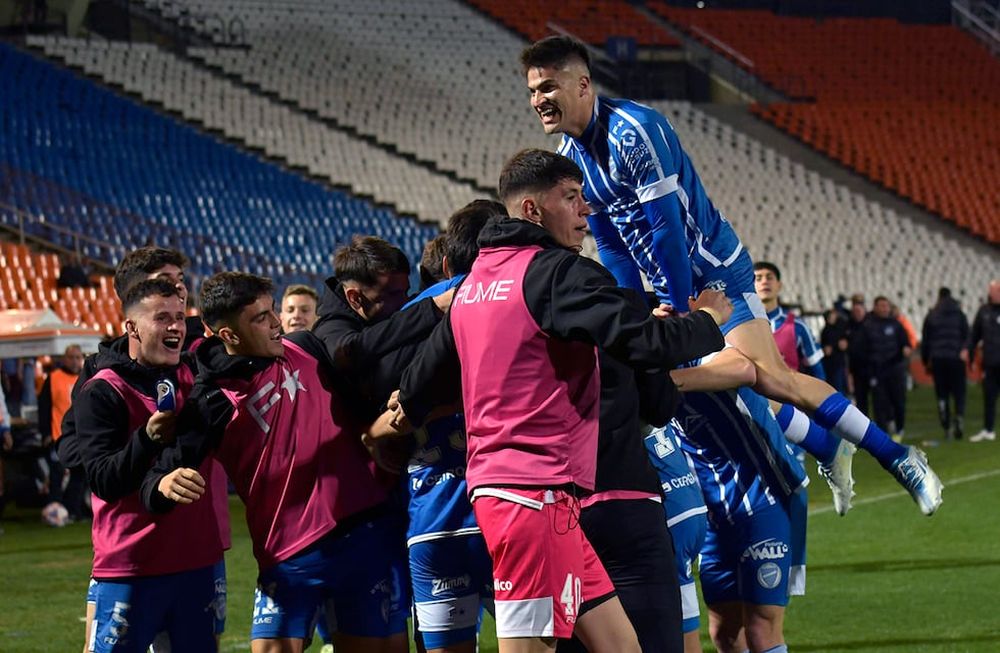 El Club Atlético Godoy Cruz Antonio Tomba jugó contra el Club Instituto de Córdoba en la última fecha de la Liga Profesional de FútbolFoto: Orlando Pelichotti