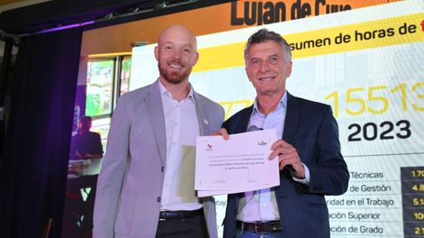 El intendente Esteban Allasino y el expresidente Mauricio Macri. Archivo&nbsp;