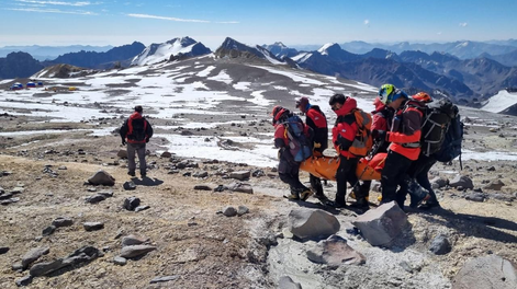 Estadounidense fue hallado en grave estado a 6000 m.s.n.m. en el Aconcagua