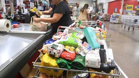 Una familia necesita ingresos por encima de $146 mil en Mendoza para no ser pobre y costar la Canasta Básica Total. Foto: José Gutierrez / Los Andes