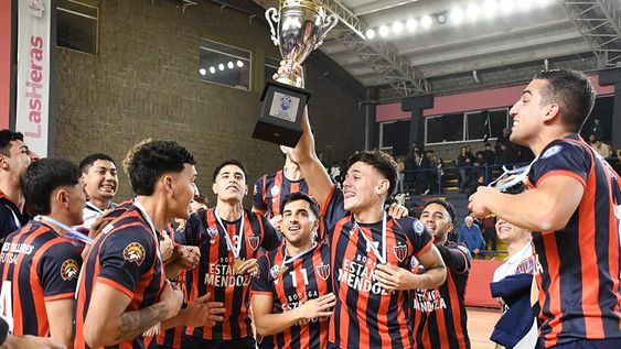 Andes Talleres festejo la obtención del Campeonato Apertura Premium de Futsal 2025