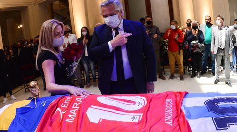 El presidente Alberto Fernández despidió los restos de Diego Maradona en la Casa Rosada.