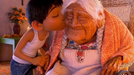 Mamá Coco, la anciana de la película Coco (Disney/Pixar)
