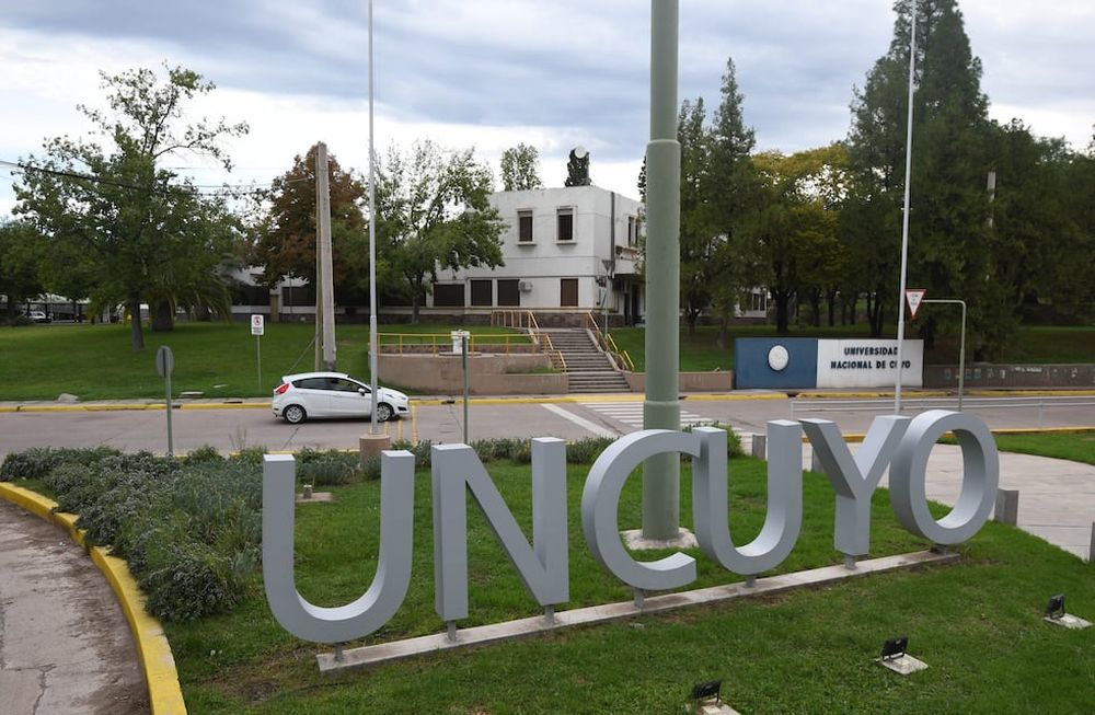 Semivacío. El Centro Universitario ubicado en el Parque seguirá con poca actividad en la primera parte de este año. Foto: José Gutiérrez / Los Andes.