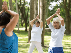 Este ejercicio es ideal para las personas mayores de 60.