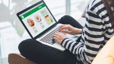 Los usuarios de internet deciden cada vez más sus consumos a través de internet aunque después compren en una tienda física.