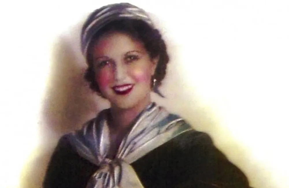 Delia Larrivee Escudero, primera Reina Nacional de la Vendimia electa en 1936.