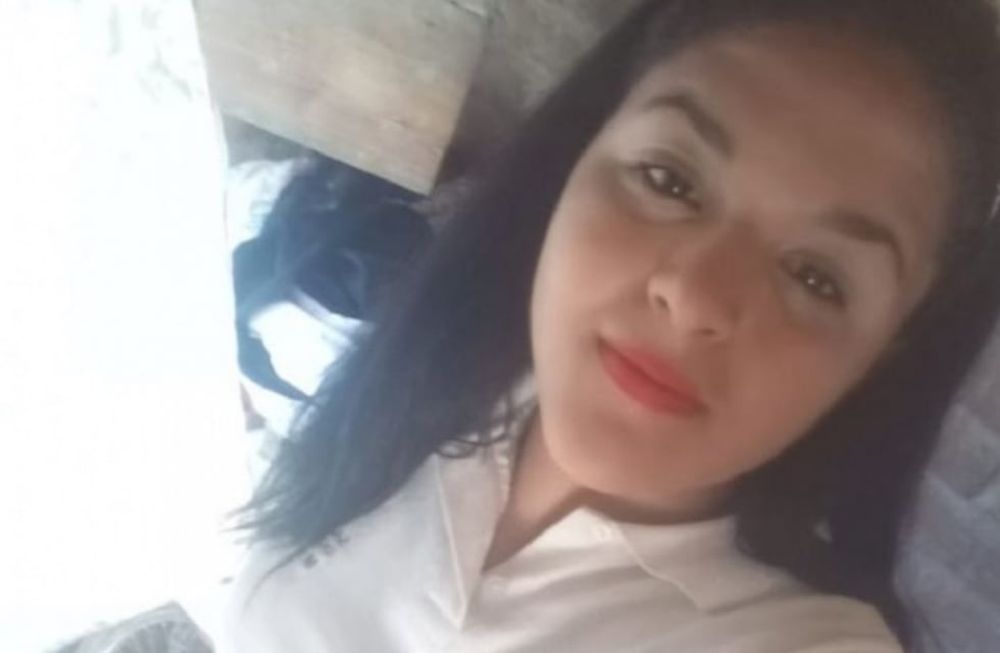 La joven desparecida fue vista por última vez por una amiga.
