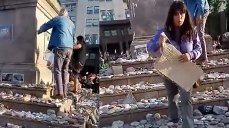 Un grupo de manifestantes oficialistas pisó las piedras del memorial de víctimas del coronavirus.