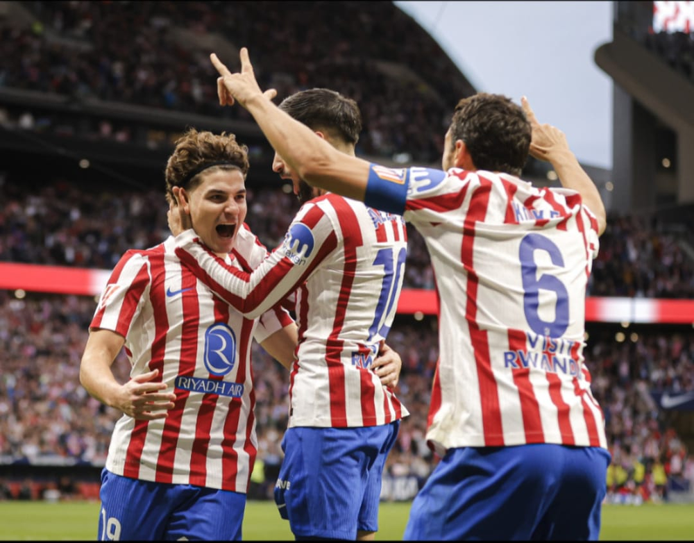Con un remate de penal, la Araña convirtió el primer gol para el Atlético en la goleada frente al Sevilla. 