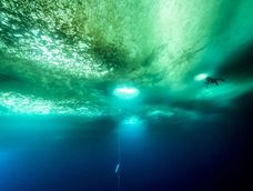 cientificos descubren una red oculta de mas de 300 canones gigantes con serias implicaciones, bajo el hielo de la antartida