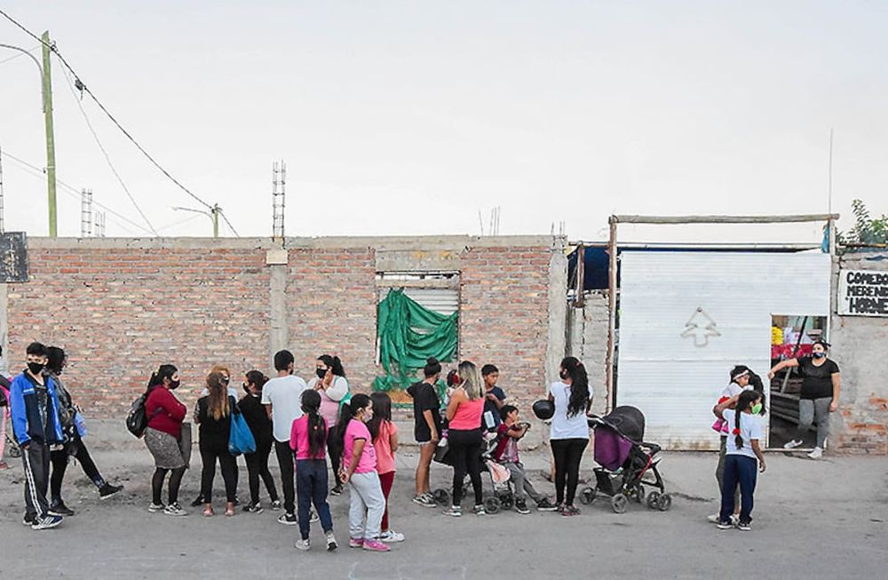 Estar con inseguridad alimentaria implica que las personas redujeron de manera involuntaria la porción de comida. Foto: Mariana Villa / Los Andes