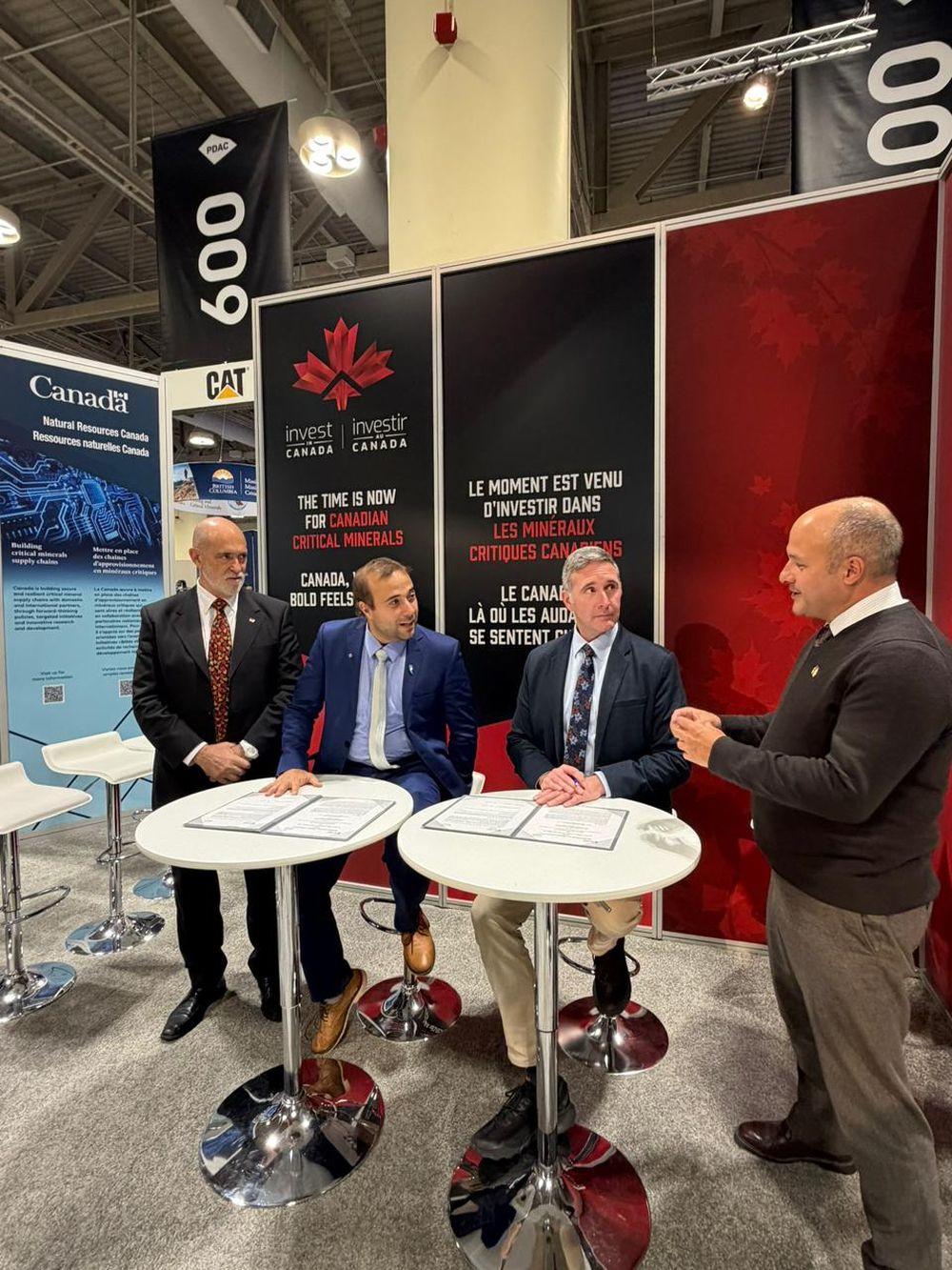 Stewart Wheeler, embajador de Canadá durante la firma de convenios de educación durante la PDAC