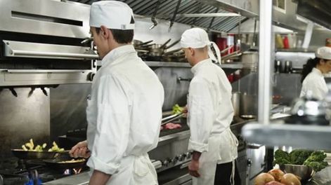 La guía Michelin es una publicación anual, basada en relevamientos a toda clase de negocios de comida: desde restoranes de categoría y de hoteles de lujo, negocios de comidas premium y bistrós, hasta cantinas e incluso puestos callejeros.