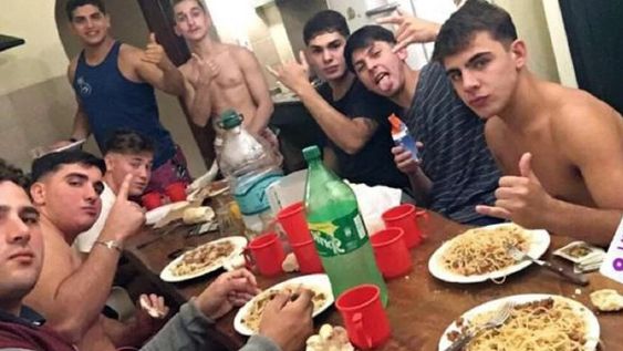 Aseguran que los rugbiers se cambiaron de ropa y fueron a comer hamburguesa tras el crimen