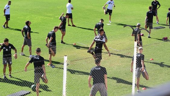Primera práctica d2022 de Gimnasia y Esgrima en el Víctor Legrotaglie./Mariana Villa- Los Andes