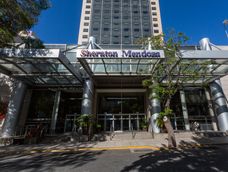sheraton mendoza hotel recibe la placa de certificacion oro de la ecoetiqueta hoteles mas verdes sheraton mendoza hotel recibe la placa de certificacion oro de la ecoetiqueta hoteles mas verdes