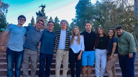 Jóvenes mendocinos resaltan la figura del General San Martín y realizarán un encuentro en el Cerro de la Gloria el 3 de diciembre.