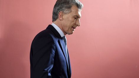 Danza con lobos - Por Carlos Salvador La Rosa