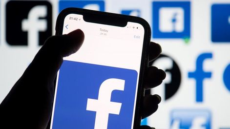 Si no pagás, sos el producto en venta - Por Laura Antún