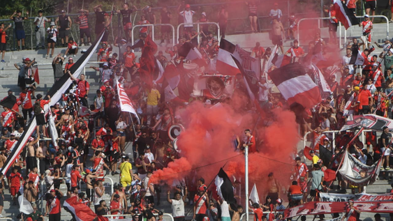 El Cruzado y el Expreso viven su primer cruce en el ascenso en el estadio Malvinas Argentinas.&nbsp;