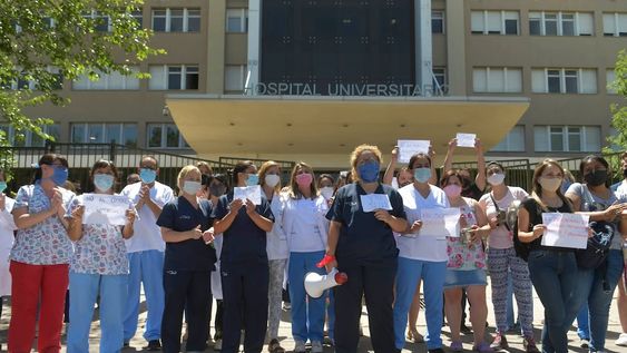 Personal del sector que quedó fuera de servicio criticó la decisión universitaria. Son 46 contratados y 14 de planta / Orlando Pelichotti