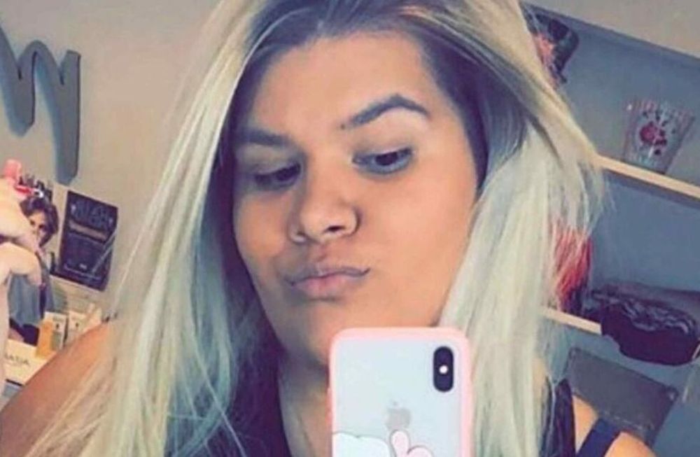 Otra famosa se sumó al estilo de Lali: More Rial apareció con su cabello rosa