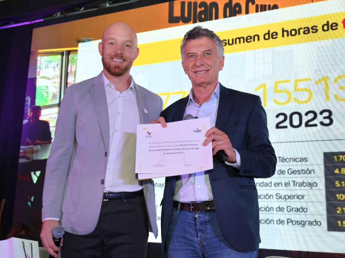 El intendente Esteban Allasino y el expresidente Mauricio Macri. Archivo&nbsp;